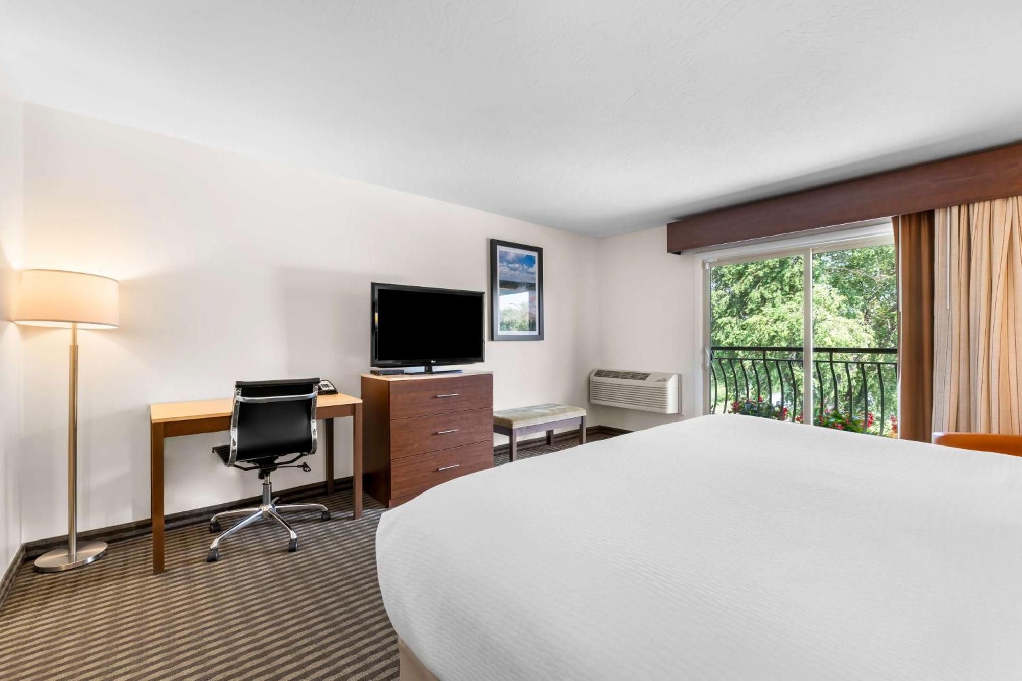 Western Driftwood Hotel 3*