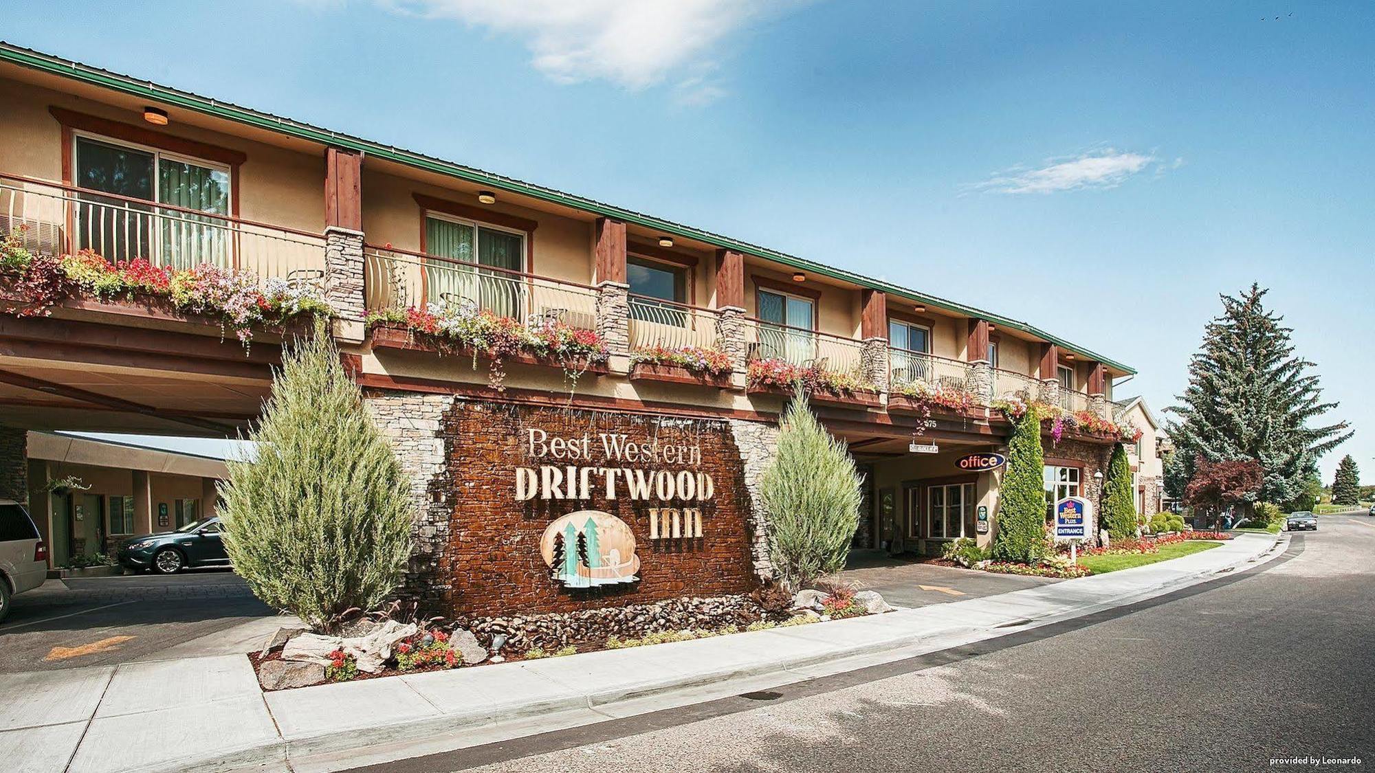 Western Driftwood Hotel 3*