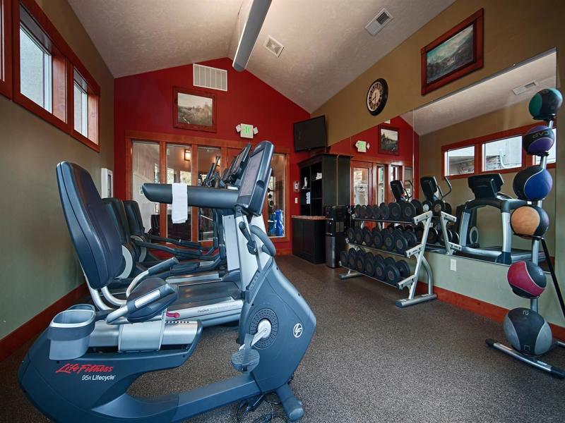 Western Driftwood Hotel Idaho Falls