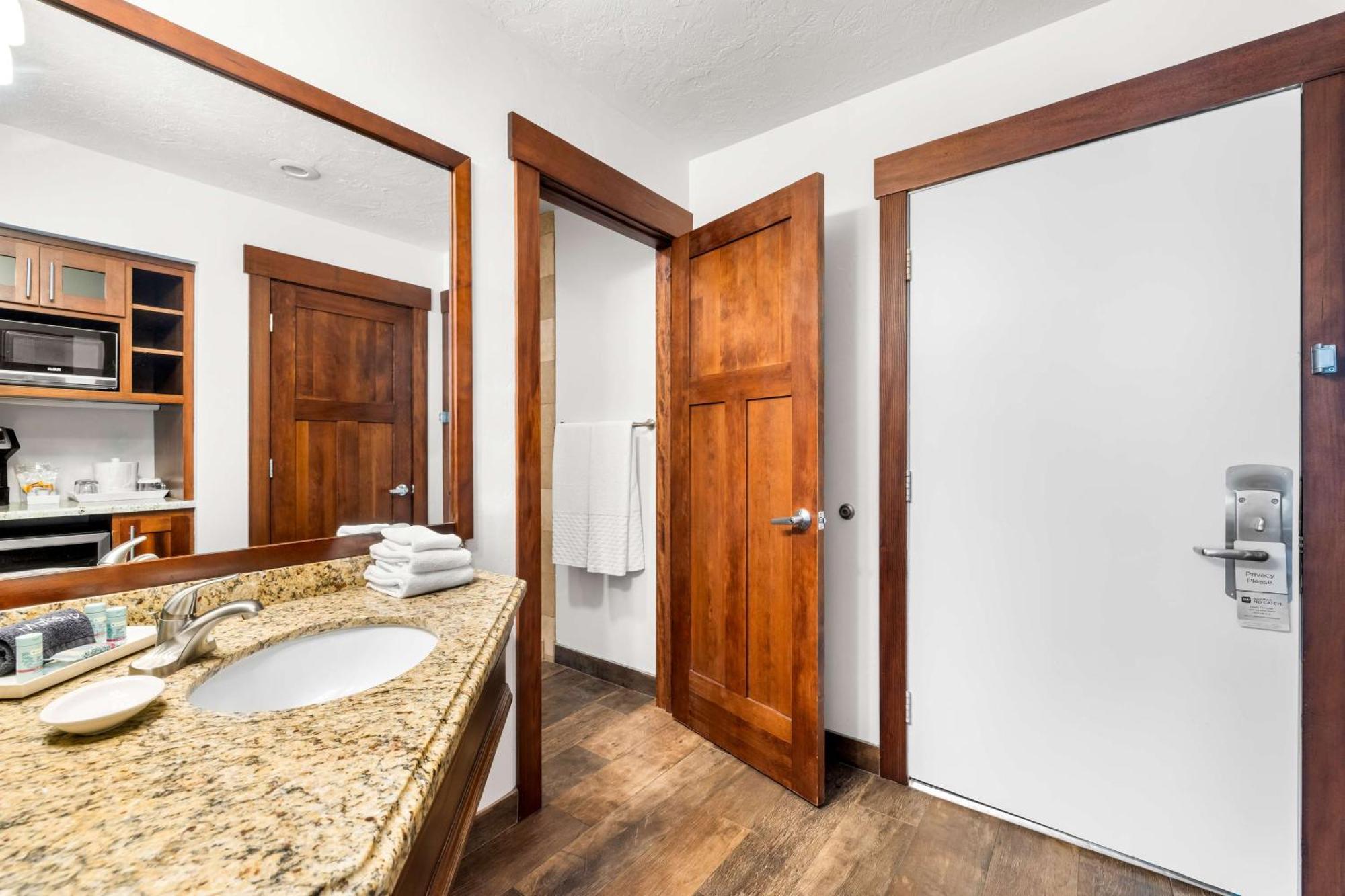 Western Driftwood 3* Idaho Falls